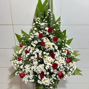 Arranjo Frente Pirâmide Com Rosas Cod. D-400