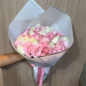 .Buquê 48 Rosas Cor Rosa e Branco Cod. B-024